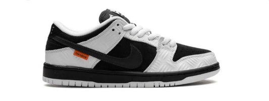 Nike SB Dunk Low TIGHTBOOTH