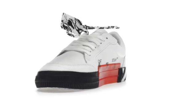 OFF-WHITE Vulcanized Low en lona blanca y negra