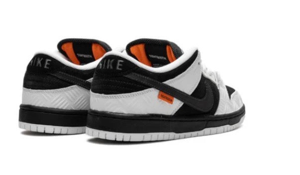 Nike SB Dunk Low TIGHTBOOTH