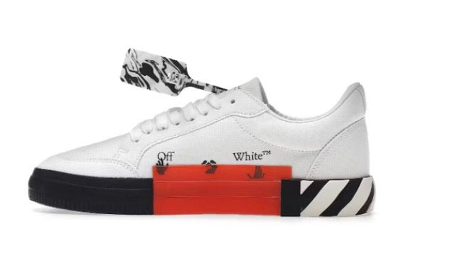 OFF-WHITE Vulcanized Low en lona blanca y negra