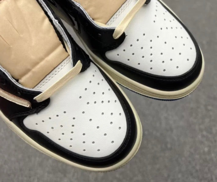 Jordan 1 Retro Low OG SP Fragment x Travis Scott