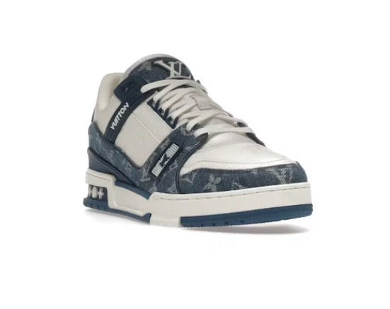 Louis Vuitton LV Trainer Monogram en denim, blanco y azul