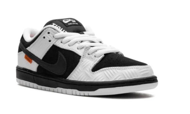 Nike SB Dunk Low TIGHTBOOTH