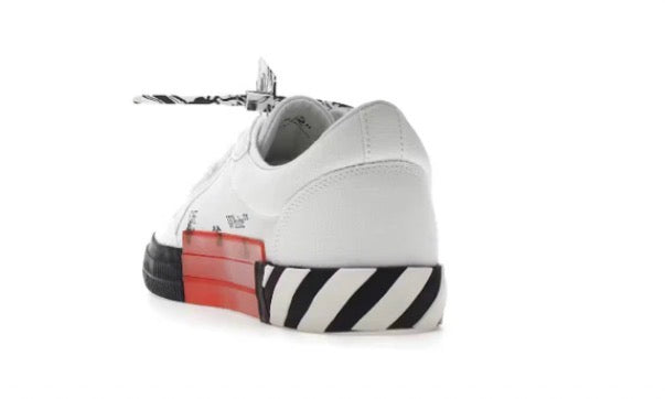 OFF-WHITE Vulcanized Low en lona blanca y negra