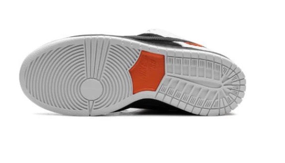 Nike SB Dunk Low TIGHTBOOTH