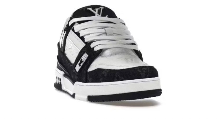 Louis Vuitton LV Trainer en blanco y negro