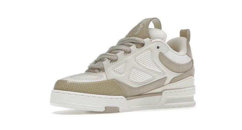 Louis Vuitton LV Skate Sneaker en beige y blanco